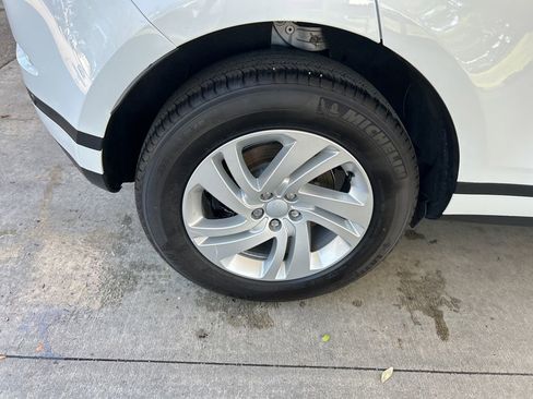 Used 2026 Land Rover Range Rover Evoque S AWD/4WD image 25