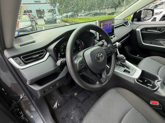 Used 2025 Toyota RAV4 XLE AWD/4WD image 10
