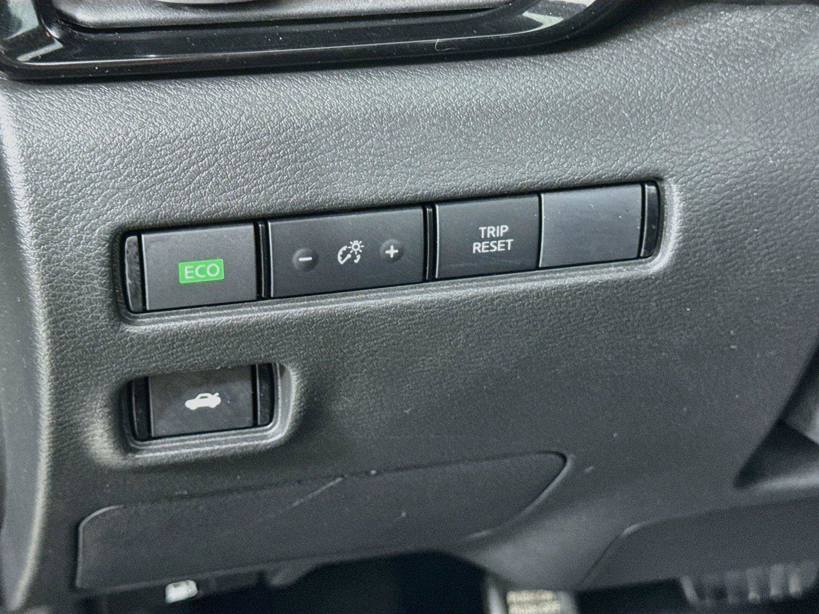 Used 2025 Nissan Sentra SV FWD image 10