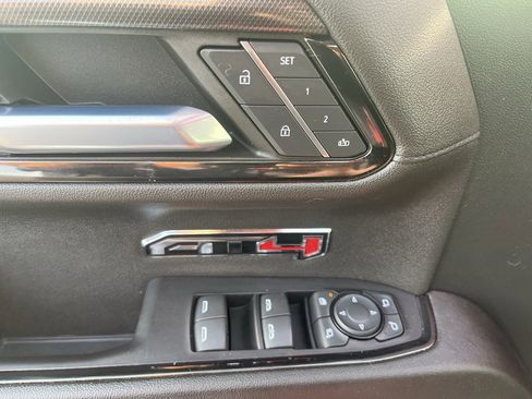 Used 2023 GMC Sierra 1500 AT4 w/ Technology Package image 9