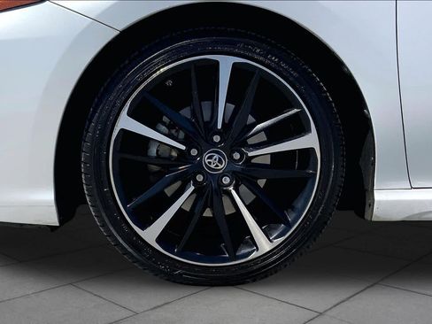 Used 2018 Toyota Camry XSE FWD image 11