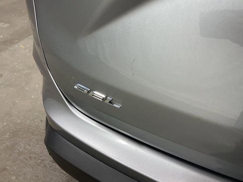 Used 2024 Ford Edge SEL image 17