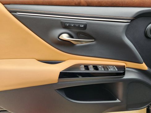 Certified 2024 Lexus ES 350 w/ Premium Package FWD image 22