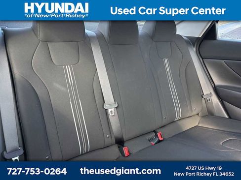 Used 2023 Hyundai Elantra SEL image 8