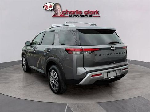 Certified 2023 Nissan Pathfinder SL w/ Lighting Package (N92) image 3