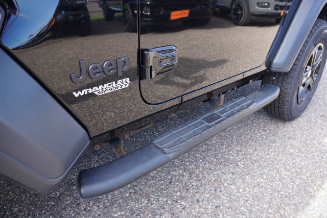 Used 2021 Jeep Wrangler Sport AWD/4WD image 16