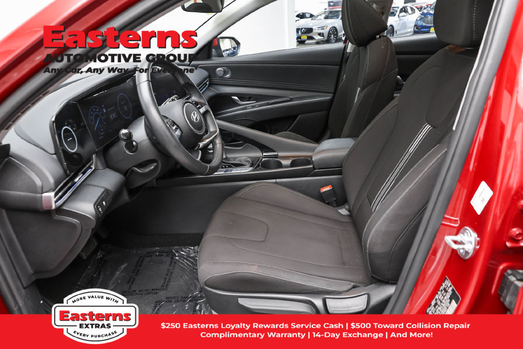 Used 2025 Hyundai Elantra SEL FWD image 15