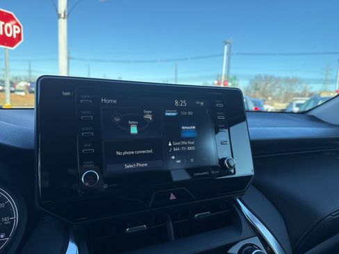 Used 2021 Toyota Venza LE image 20