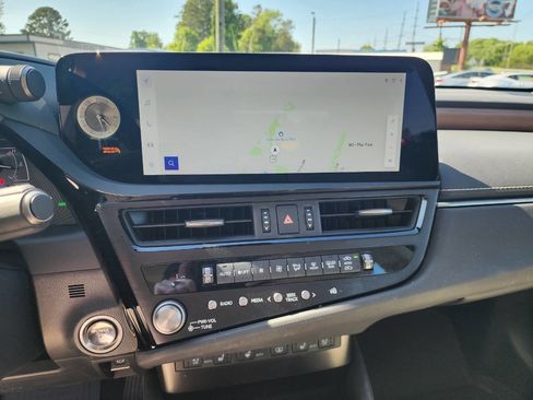 Used 2024 Lexus ES 300h Ultra Luxury w/ Accessory Package (Z2) FWD image 32