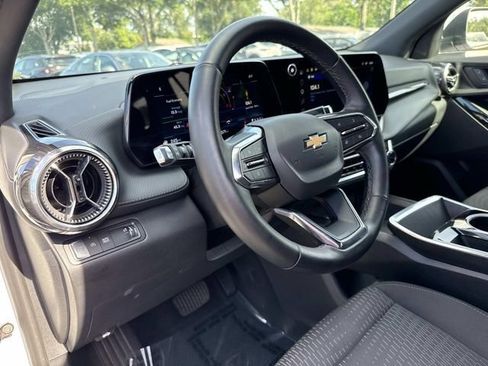 Used 2025 Chevrolet Equinox LT FWD image 27