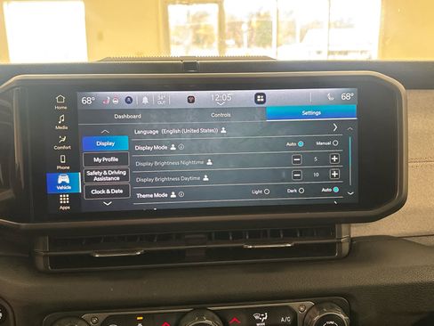 Used 2024 Jeep Wrangler Willys image 39