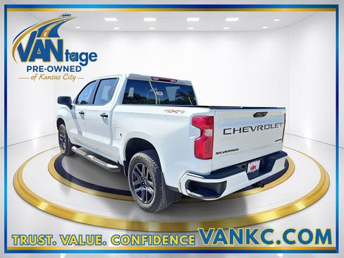 Used 2026 Chevrolet Silverado 1500 Custom w/ Turbomax Blackout Package AWD/4WD image 9