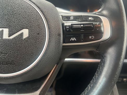 Used 2025 Kia Sportage EX FWD image 22
