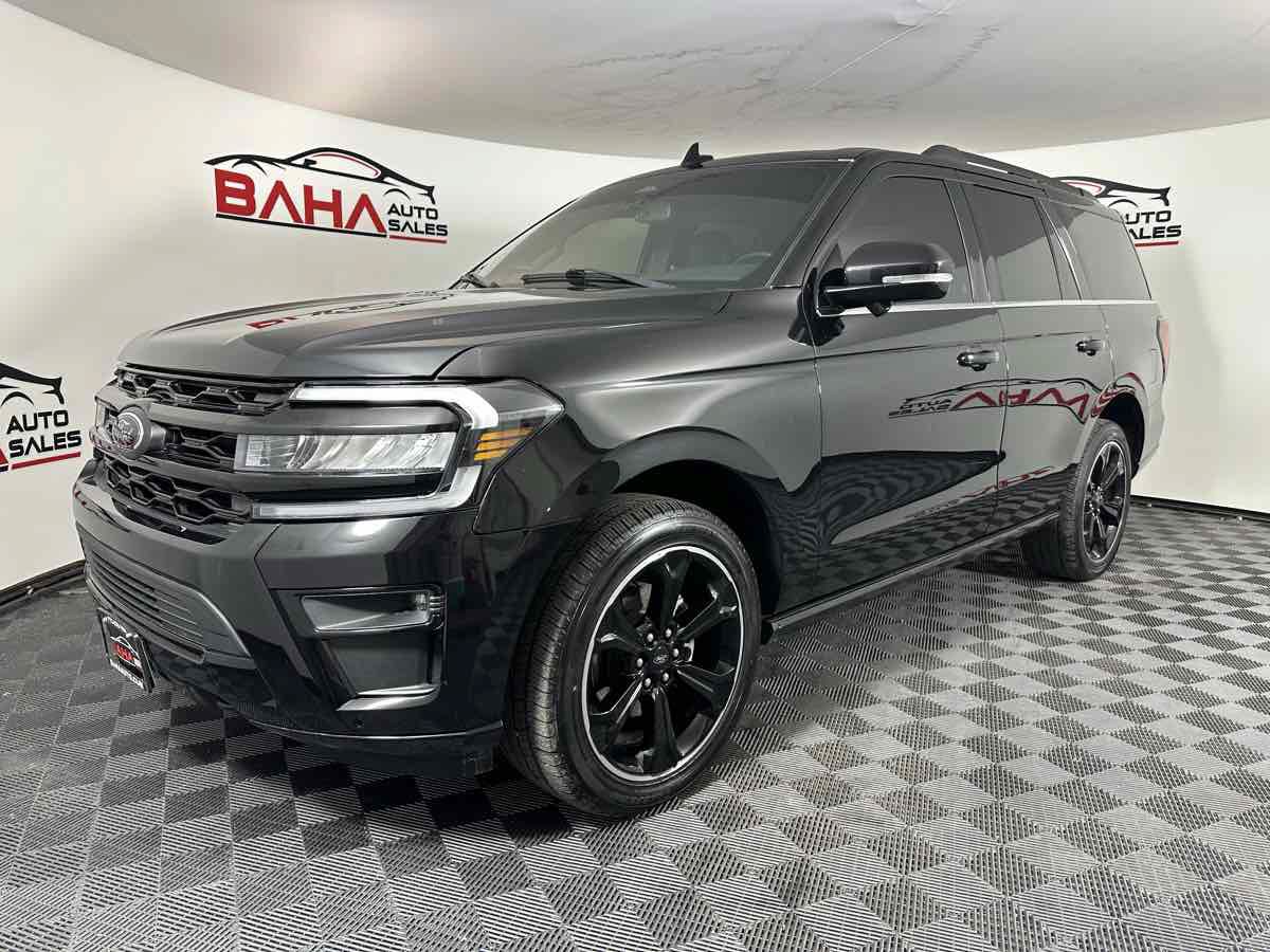 Used 2023 Ford Expedition Limited AWD/4WD image 3