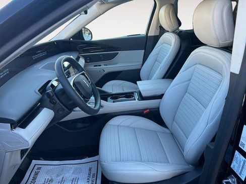 New 2026 Lincoln Nautilus Reserve w/ Jet Appearance Package AWD/4WD image 9