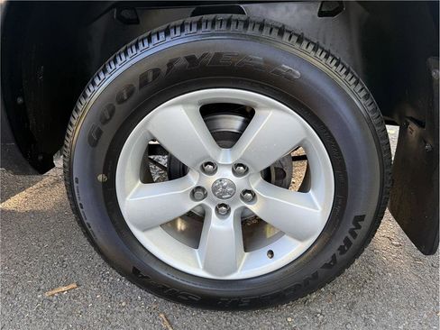 Used 2018 RAM 1500 SLT AWD/4WD image 13