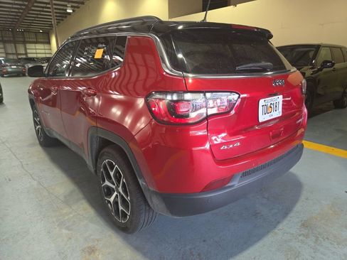 Used 2025 Jeep Compass Limited AWD/4WD image 8