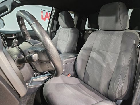 Used 2019 Toyota Tacoma TRD Sport AWD/4WD image 23