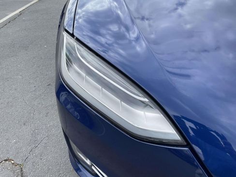 Used 2018 Tesla Model X 75D image 12