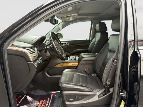 Used 2017 GMC Yukon Denali w/ Open Road Package AWD/4WD image 12
