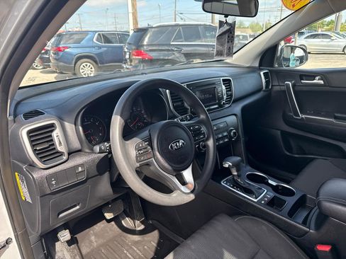 Used 2019 Kia Sportage LX image 8