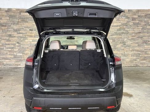 Certified 2025 Nissan Rogue SV image 7