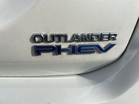 Used 2018 Mitsubishi Outlander GT image 12