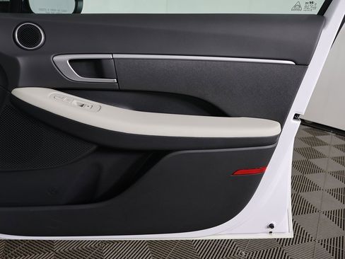 Certified 2025 Hyundai Sonata SE image 19