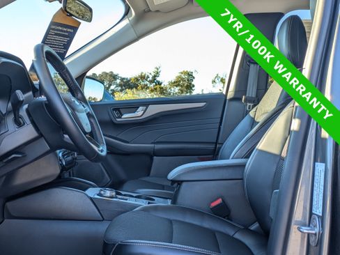 Certified 2025 Ford Escape SE FWD image 21
