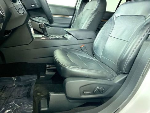 Used 2019 Ford Explorer Limited w/ Class III Trailer Tow Package image 18