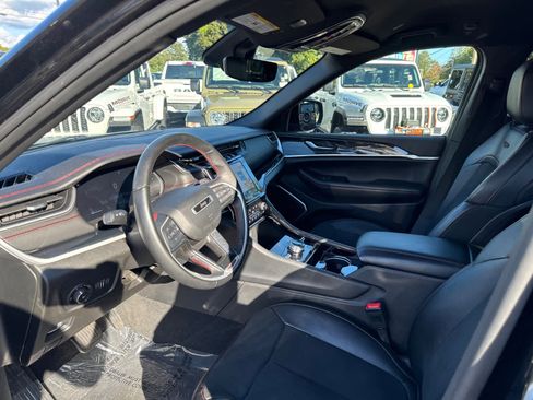 Used 2022 Jeep Grand Cherokee Trailhawk image 12