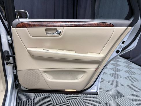 Used 2007 Cadillac DTS w/ Trunk Convenience Package FWD image 24