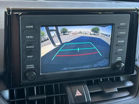 Used 2019 Toyota RAV4 LE AWD/4WD image 21