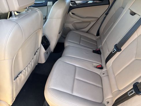 Used 2021 Porsche Macan S image 15