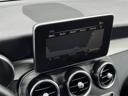 Used 2019 Mercedes-Benz GLC 300 4MATIC image 16