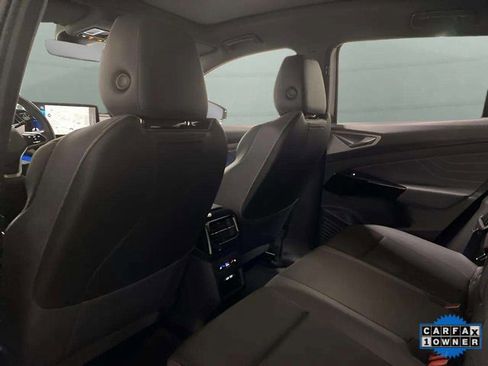 Used 2023 Volkswagen ID.4 Pro S Plus image 19