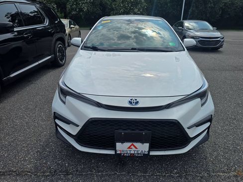 Used 2023 Toyota Corolla SE w/ Carpet Mat Package (TMS) AWD/4WD image 2