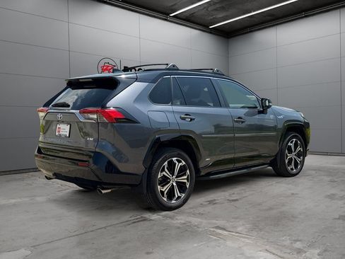 Certified 2022 Toyota RAV4 XSE w/ Weather Package AWD/4WD image 5