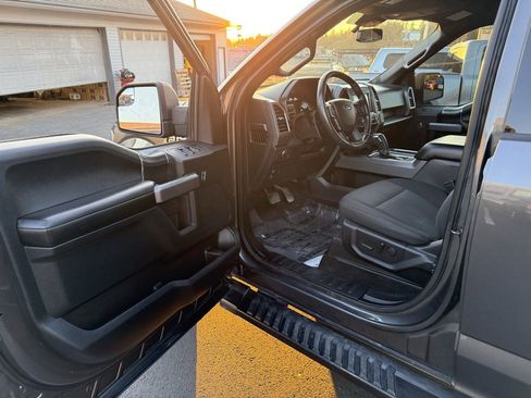 Used 2019 Ford F150 XLT w/ Equipment Group 302A Luxury image 17