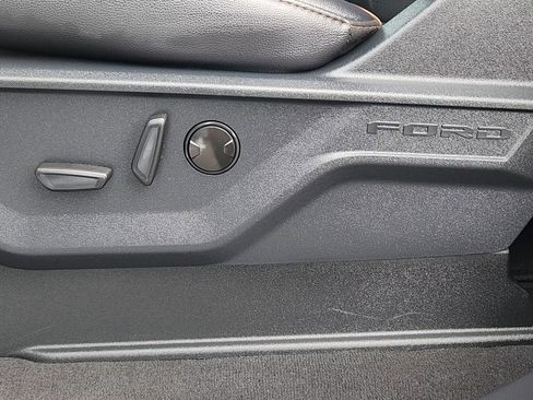 Certified 2025 Ford F250 Lariat AWD/4WD image 9