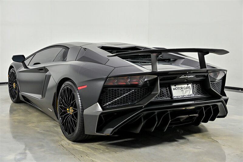 Used 2017 Lamborghini Aventador LP 750-4 Superveloce AWD/4WD image 7