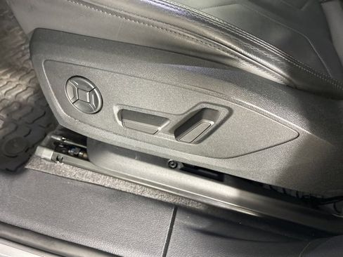 Used 2023 Audi Q3 2.0T Premium Plus w/ Premium Plus Package image 24