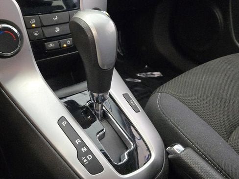 Used 2015 Chevrolet Cruze LT FWD image 21