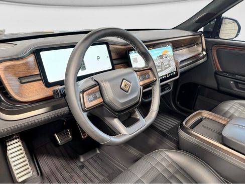 Used 2026 Rivian R1S Premium AWD/4WD image 17