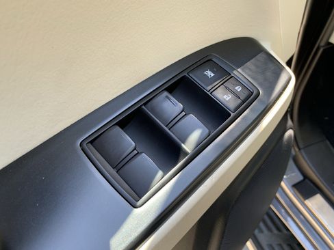 Used 2023 Lexus GX 460 Premium w/ Premium Package AWD/4WD image 10