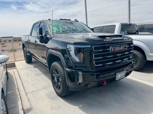 Used 2024 GMC Sierra 3500 AT4 w/ AT4 Premium Plus Package AWD/4WD image 5