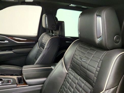 Used 2023 Cadillac Escalade Sport Platinum w/ LPO, ONYX Package AWD/4WD image 12