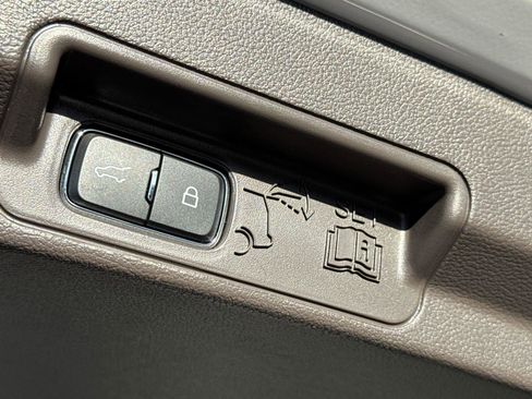 Certified 2022 Ford Explorer Platinum w/ Equipment Group 601A image 10