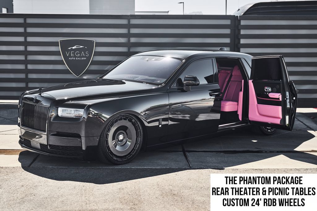 Used 2024 Rolls-Royce Phantom Sedan w/ The Phantom Package RWD image 1
