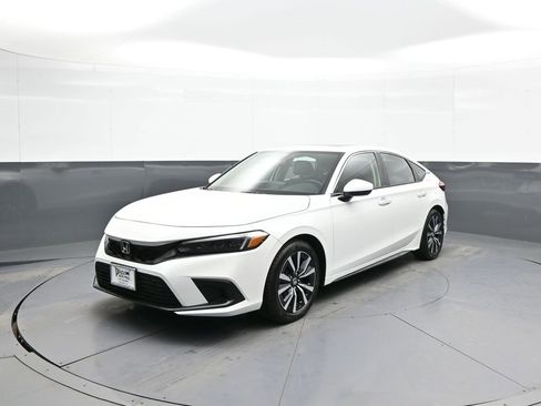 Certified 2024 Honda Civic EX-L image 1